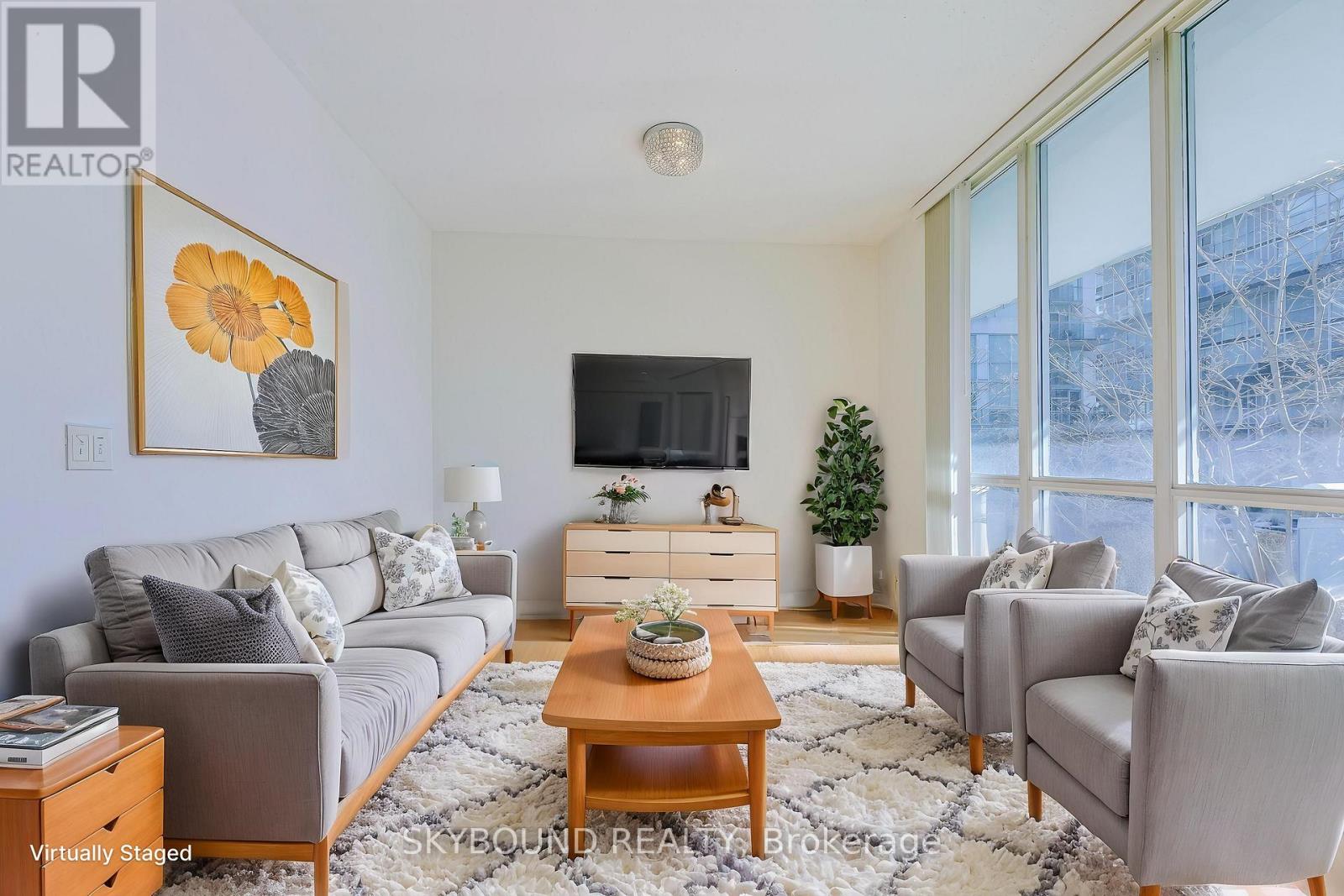 604 - 220 Burnhamthorpe Road W, Mississauga, Ontario  L5B 4N4 - Photo 6 - W12969374