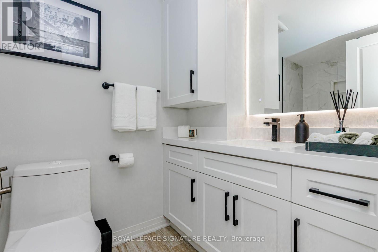 3 - 171 William Duncan Road, Toronto, Ontario  M3K 0B8 - Photo 18 - W12969376