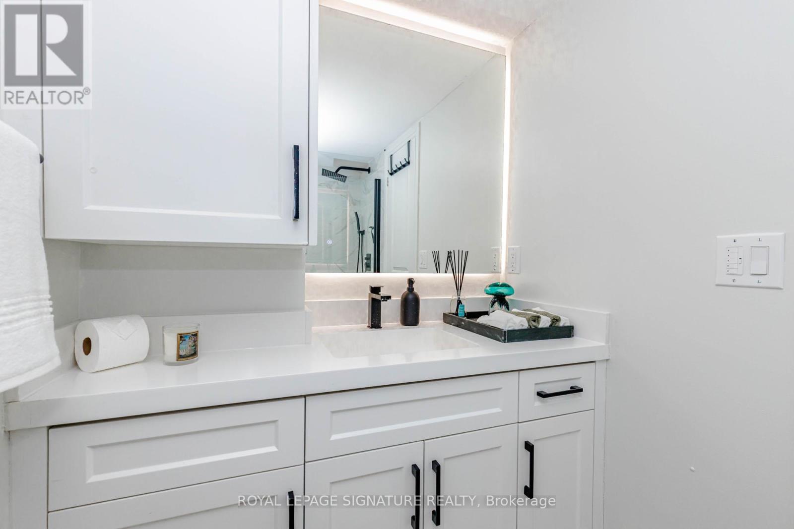 3 - 171 William Duncan Road, Toronto, Ontario  M3K 0B8 - Photo 19 - W12969376