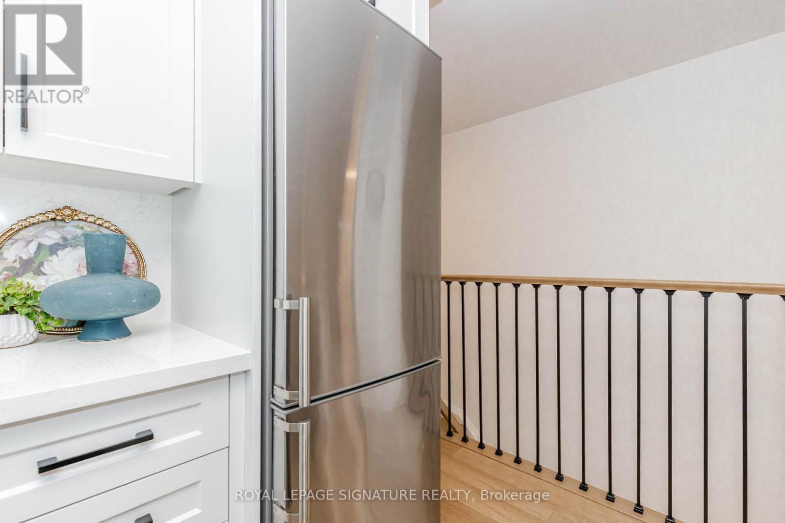 3 - 171 William Duncan Road, Toronto, Ontario  M3K 0B8 - Photo 3 - W12969376