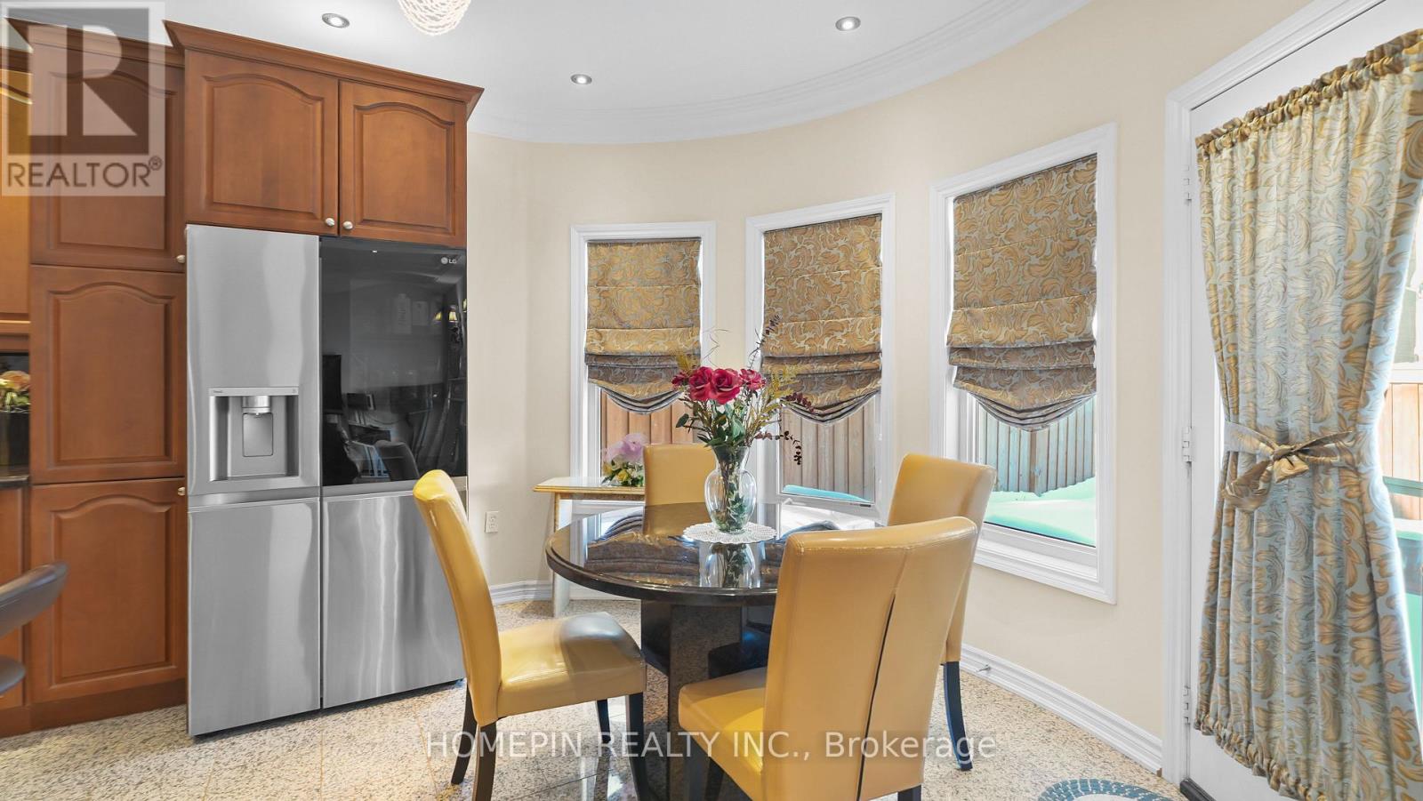 74 Dewside Drive, Brampton, Ontario  L6R 0X5 - Photo 10 - W12969382