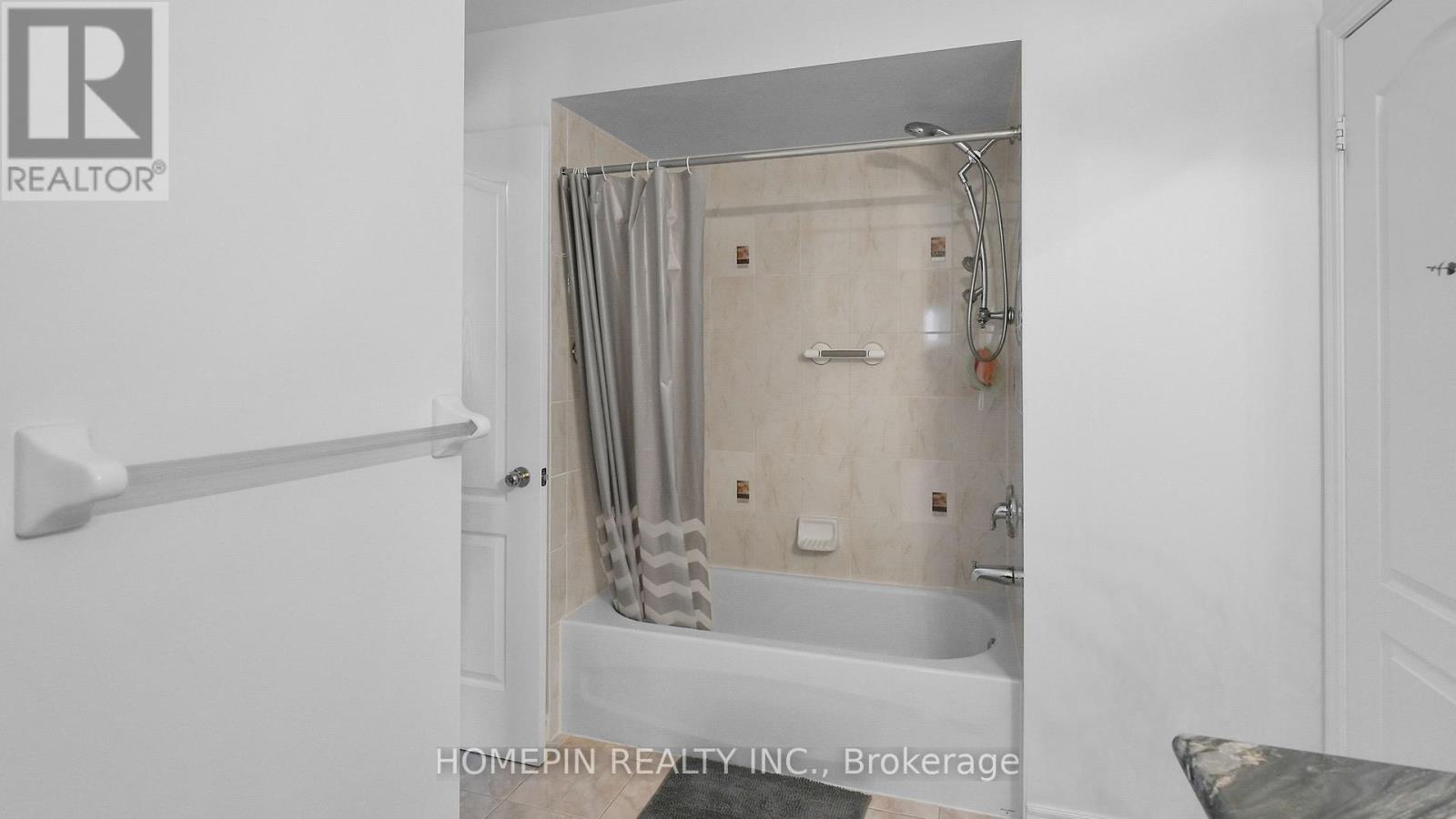 74 Dewside Drive, Brampton, Ontario  L6R 0X5 - Photo 23 - W12969382