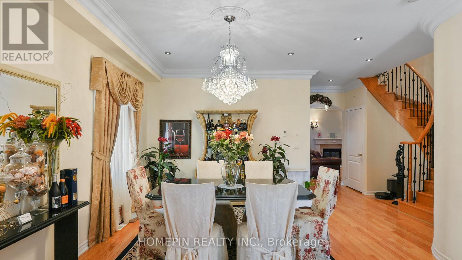 74 Dewside Drive, Brampton, Ontario  L6R 0X5 - Photo 3 - W12969382