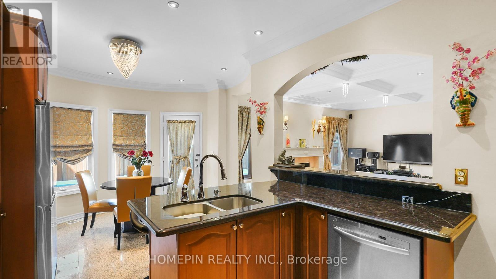 74 Dewside Drive, Brampton, Ontario  L6R 0X5 - Photo 8 - W12969382