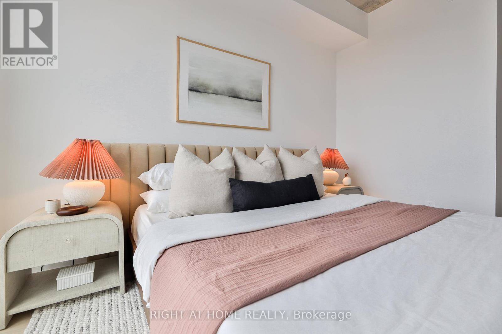 Ph 6 - 2720 Dundas Street W, Toronto, Ontario  M6P 1Y2 - Photo 16 - W12969384