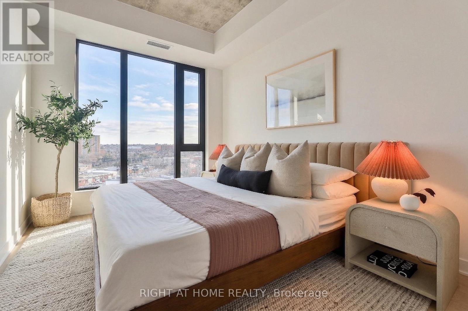 Ph 6 - 2720 Dundas Street W, Toronto, Ontario  M6P 1Y2 - Photo 17 - W12969384