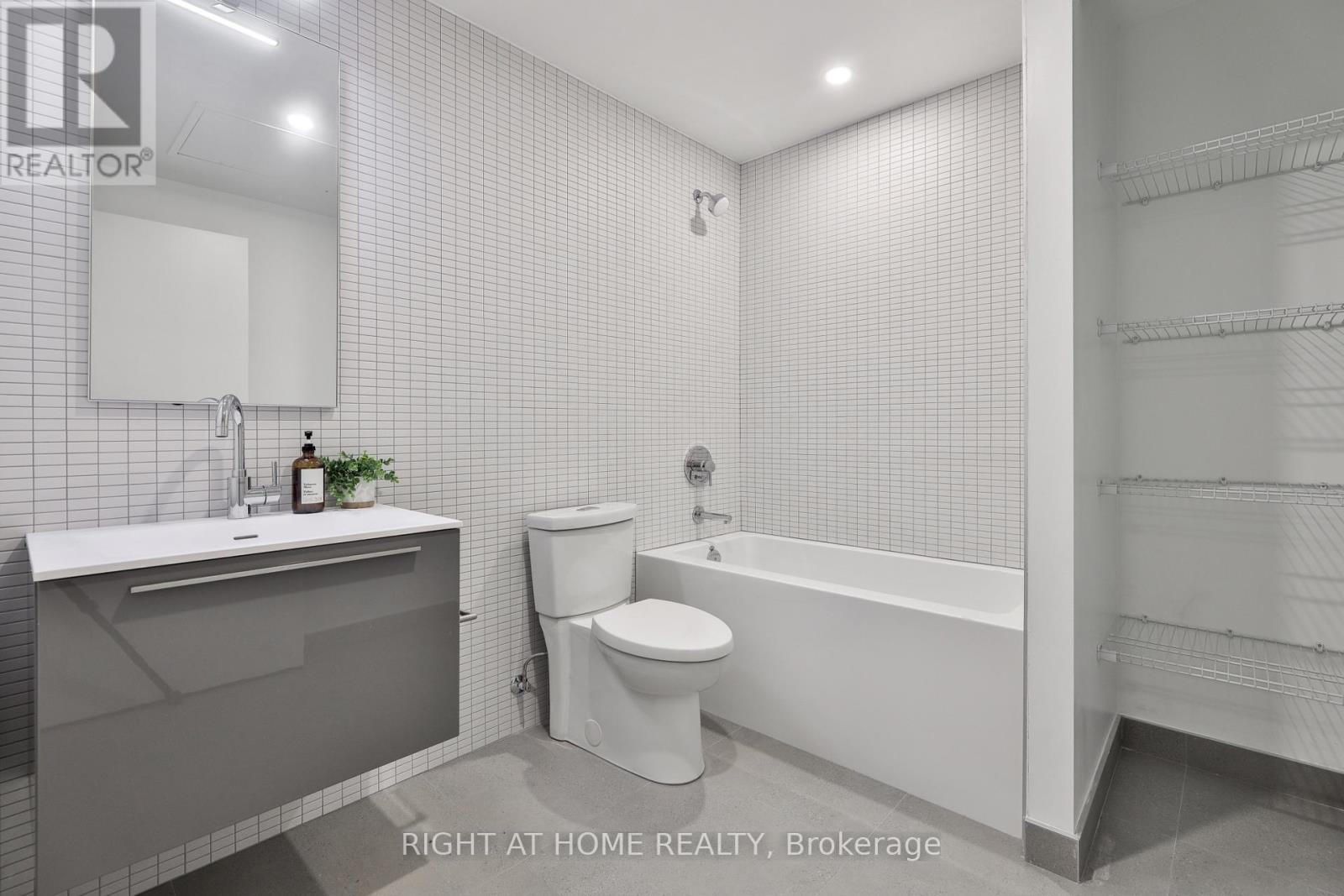 Ph 6 - 2720 Dundas Street W, Toronto, Ontario  M6P 1Y2 - Photo 25 - W12969384