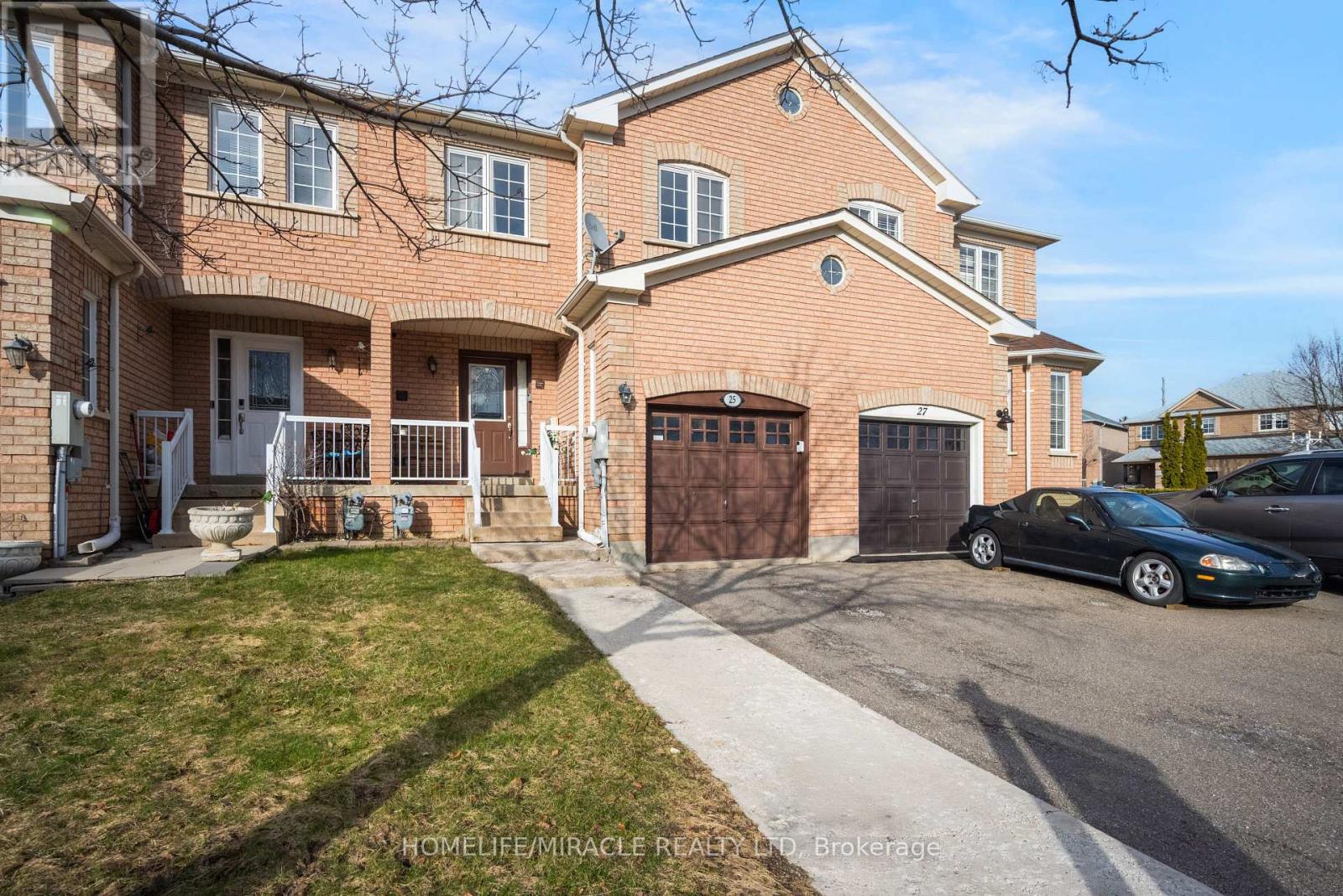 25 Tinsmith Street, Brampton, Ontario  L7A 1N1 - Photo 2 - W12969398