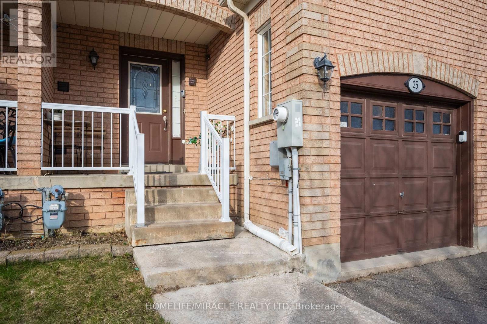 25 Tinsmith Street, Brampton, Ontario  L7A 1N1 - Photo 3 - W12969398