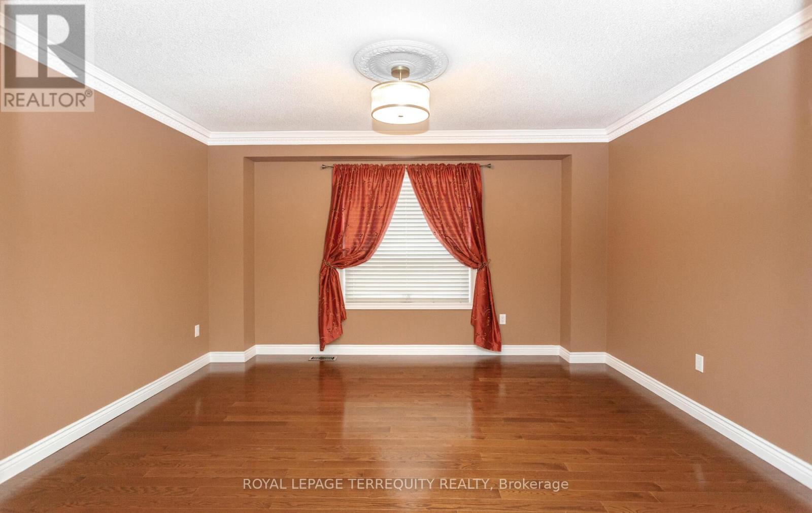 5839 Fieldon Road, Mississauga, Ontario  L5M 5K3 - Photo 11 - W12969420