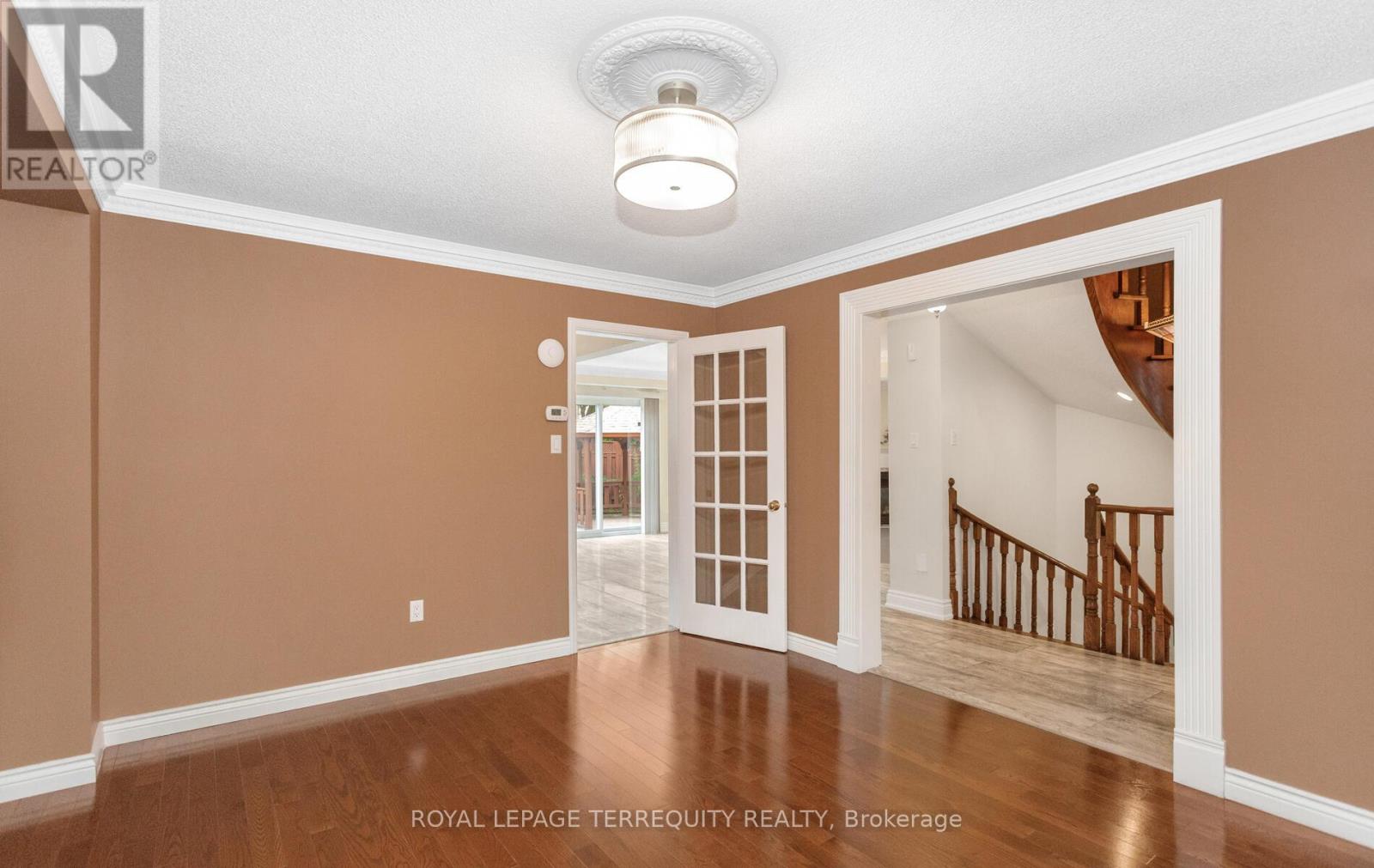 5839 Fieldon Road, Mississauga, Ontario  L5M 5K3 - Photo 12 - W12969420