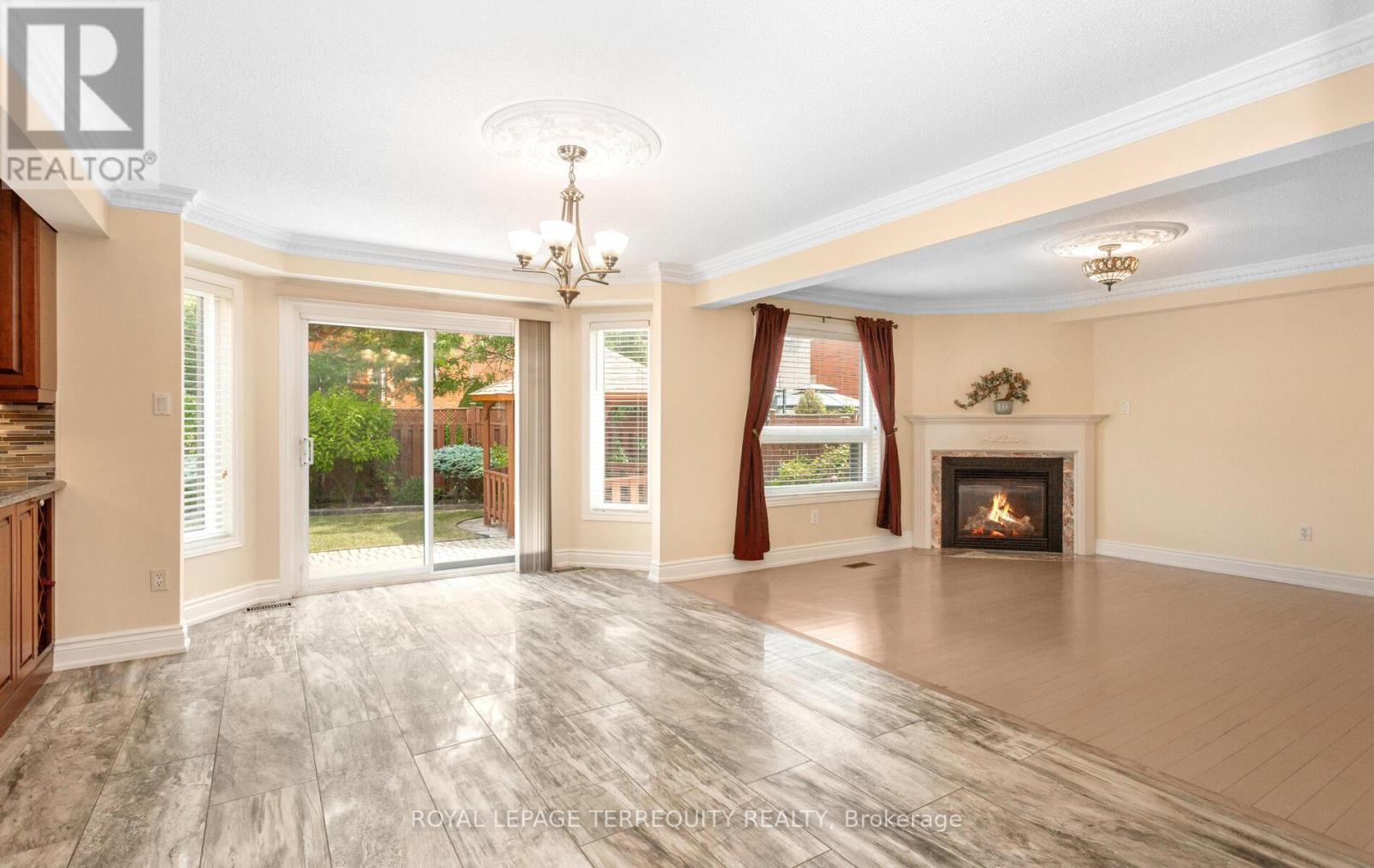 5839 Fieldon Road, Mississauga, Ontario  L5M 5K3 - Photo 15 - W12969420