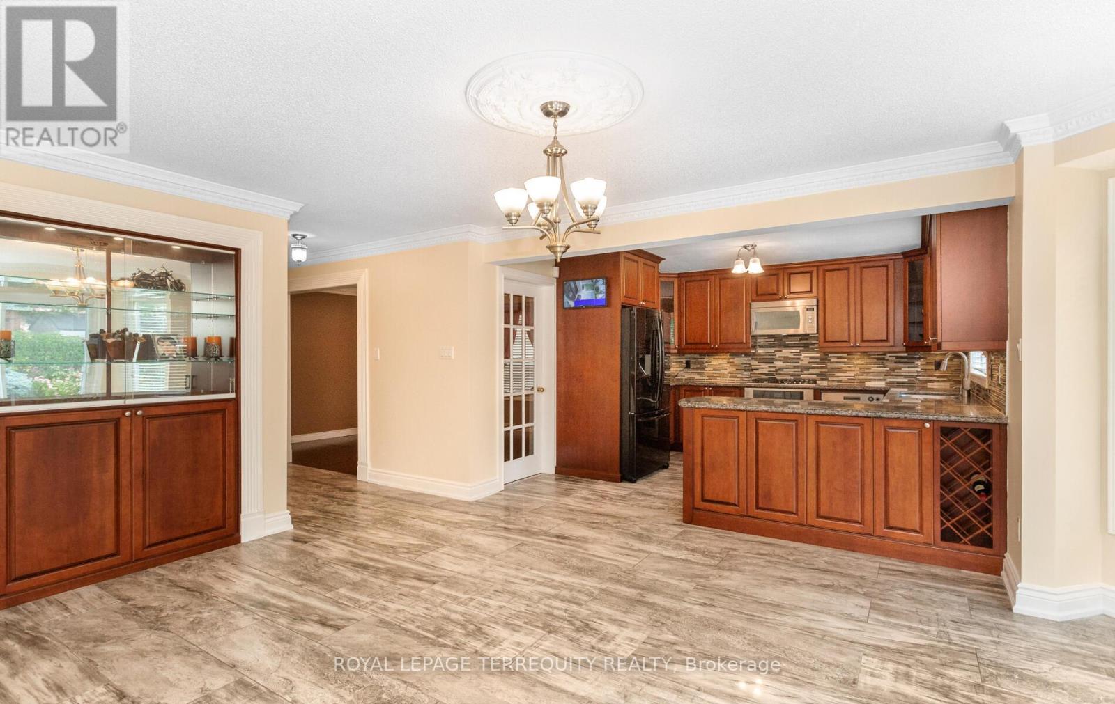 5839 Fieldon Road, Mississauga, Ontario  L5M 5K3 - Photo 18 - W12969420