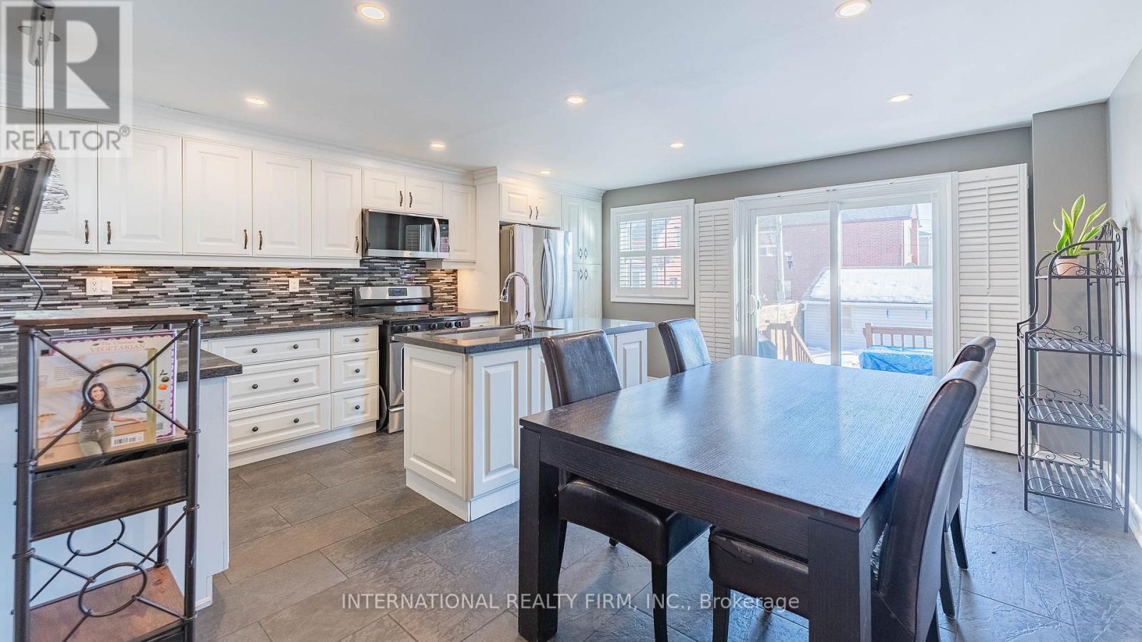 25 Teignmouth Avenue, Toronto, Ontario  M6E 1S6 - Photo 10 - W12969468