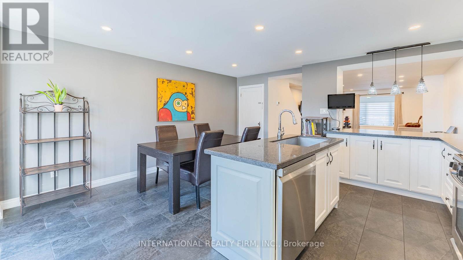 25 Teignmouth Avenue, Toronto, Ontario  M6E 1S6 - Photo 13 - W12969468