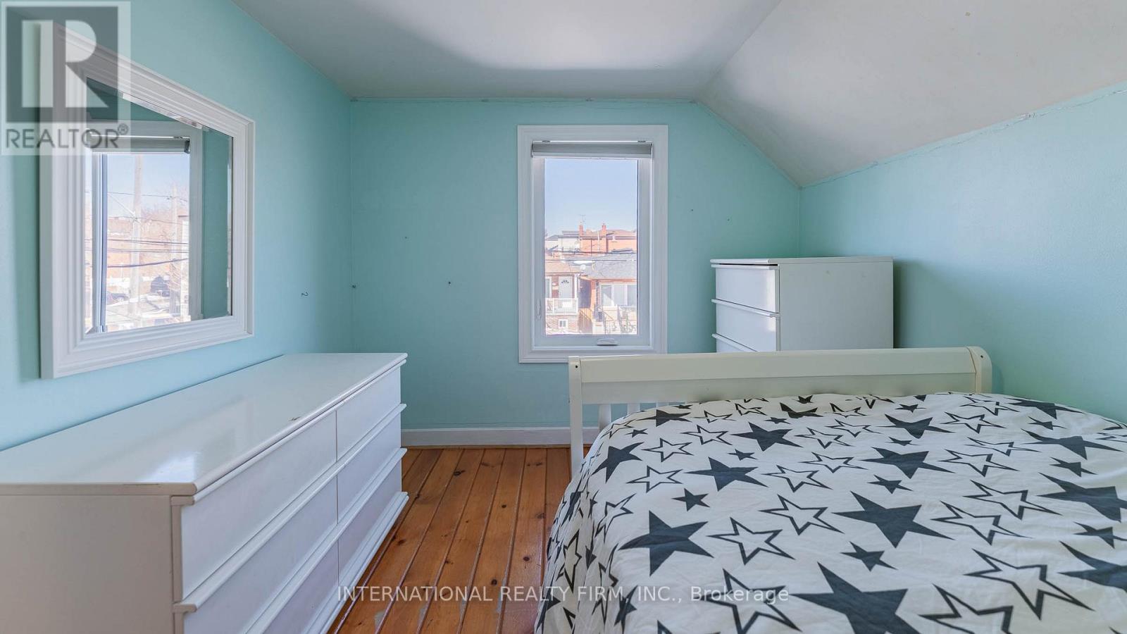 25 Teignmouth Avenue, Toronto, Ontario  M6E 1S6 - Photo 18 - W12969468