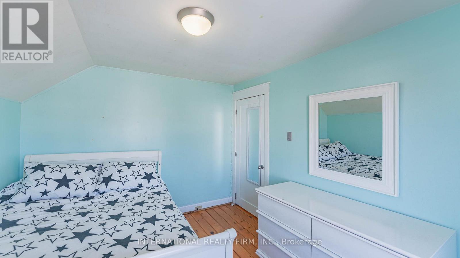 25 Teignmouth Avenue, Toronto, Ontario  M6E 1S6 - Photo 19 - W12969468