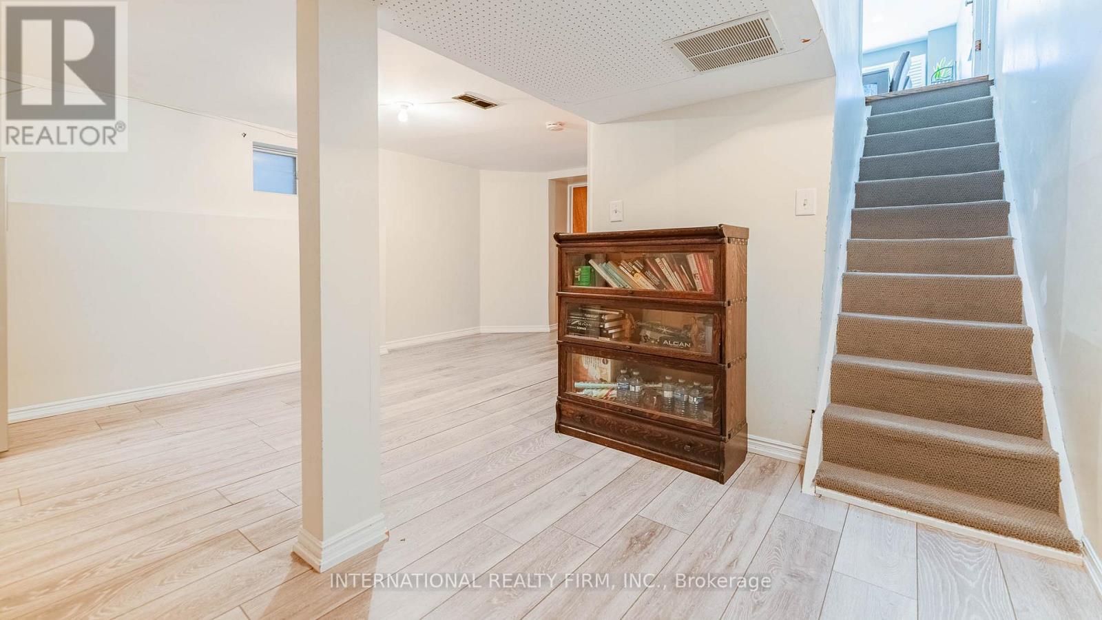 25 Teignmouth Avenue, Toronto, Ontario  M6E 1S6 - Photo 23 - W12969468