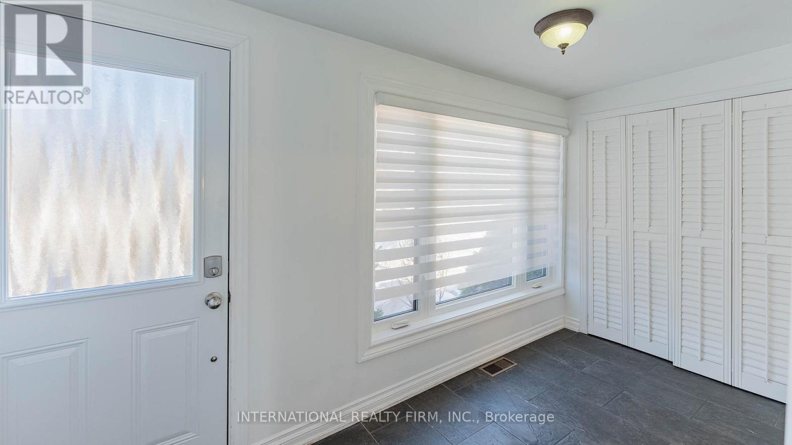 25 Teignmouth Avenue, Toronto, Ontario  M6E 1S6 - Photo 5 - W12969468