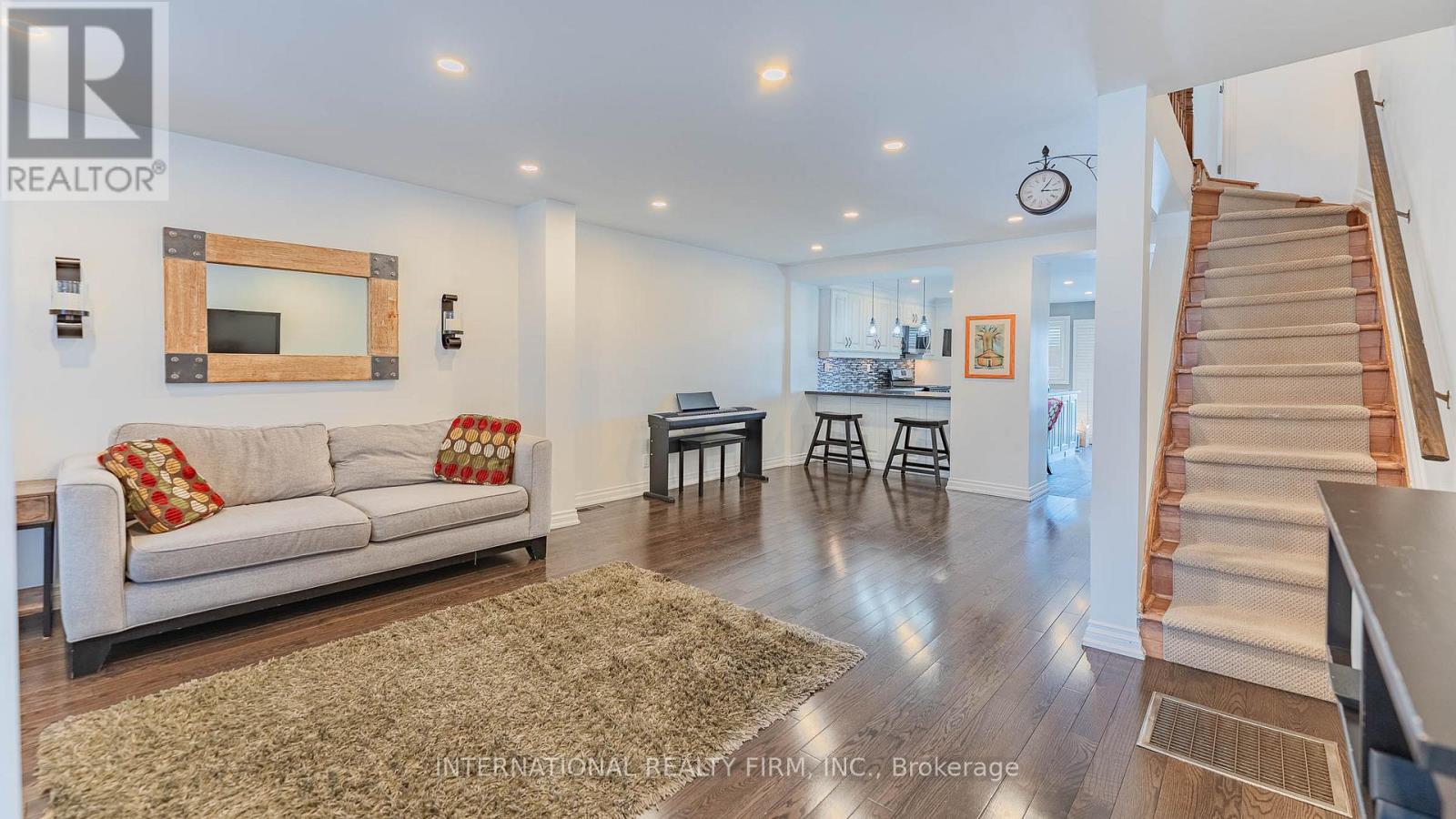 25 Teignmouth Avenue, Toronto, Ontario  M6E 1S6 - Photo 7 - W12969468