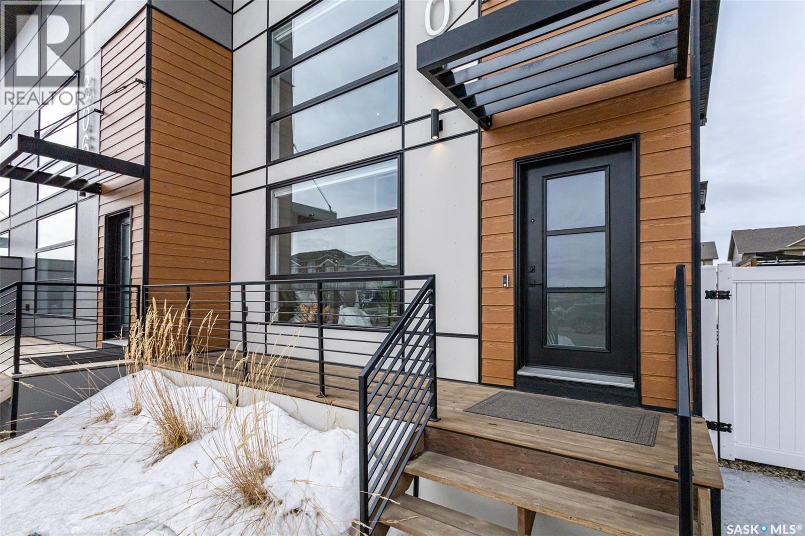 308 Mcfaull Crescent, Saskatoon, Saskatchewan  S7V 0S5 - Photo 2 - SK032282