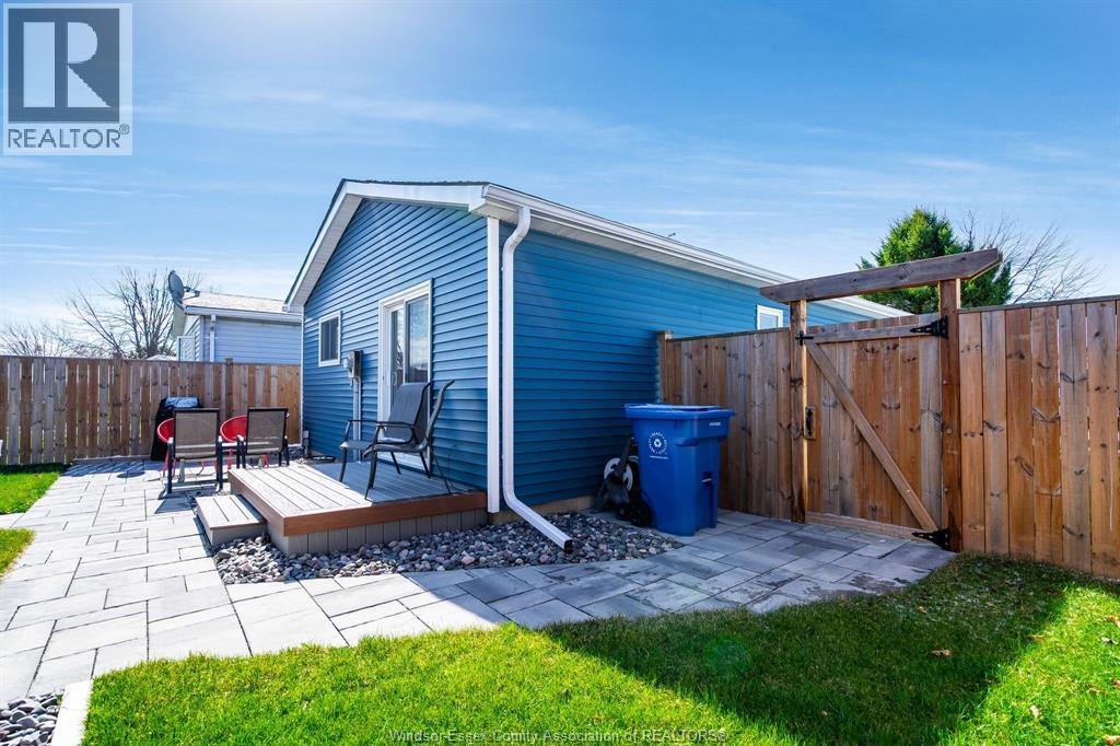 4 Hawthorne, Mcgregor, Ontario  N0R 1J0 - Photo 25 - 26007396