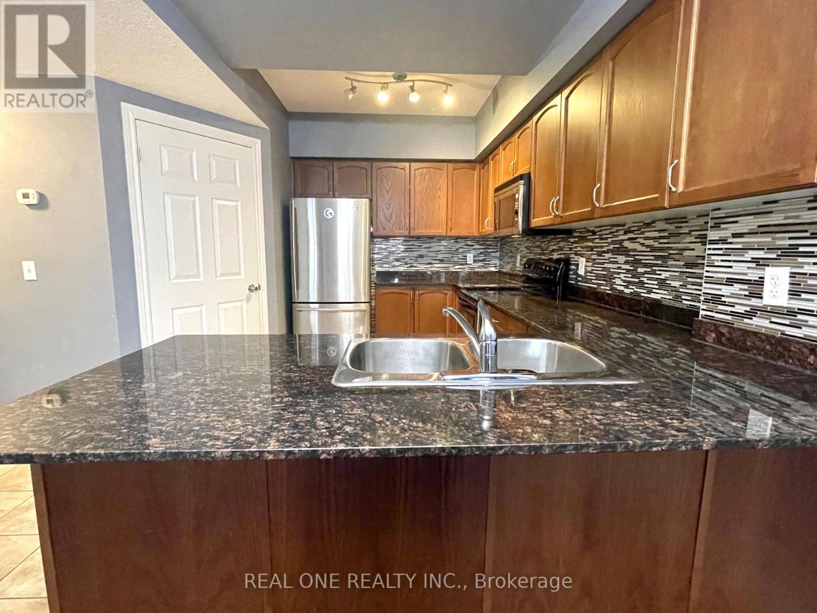 301 - 47 Caroline Street N, Hamilton, Ontario  L8R 2R6 - Photo 12 - X12969266