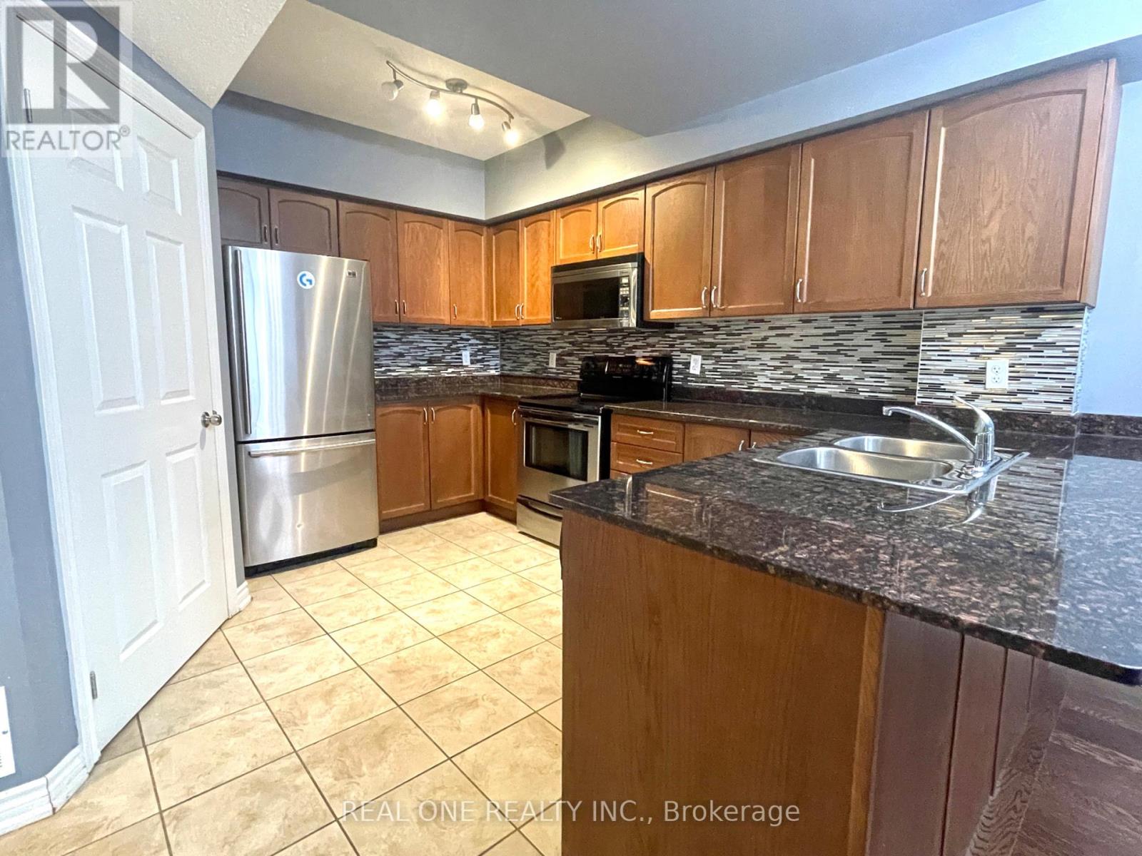 301 - 47 Caroline Street N, Hamilton, Ontario  L8R 2R6 - Photo 9 - X12969266