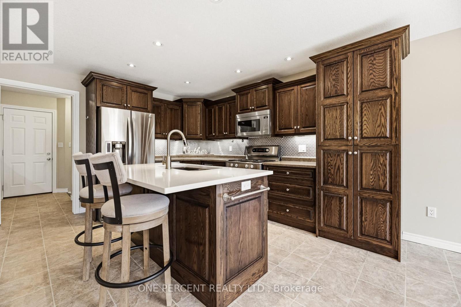 213 John Street S, Minto, Ontario  N0G 1Z0 - Photo 6 - X12969314