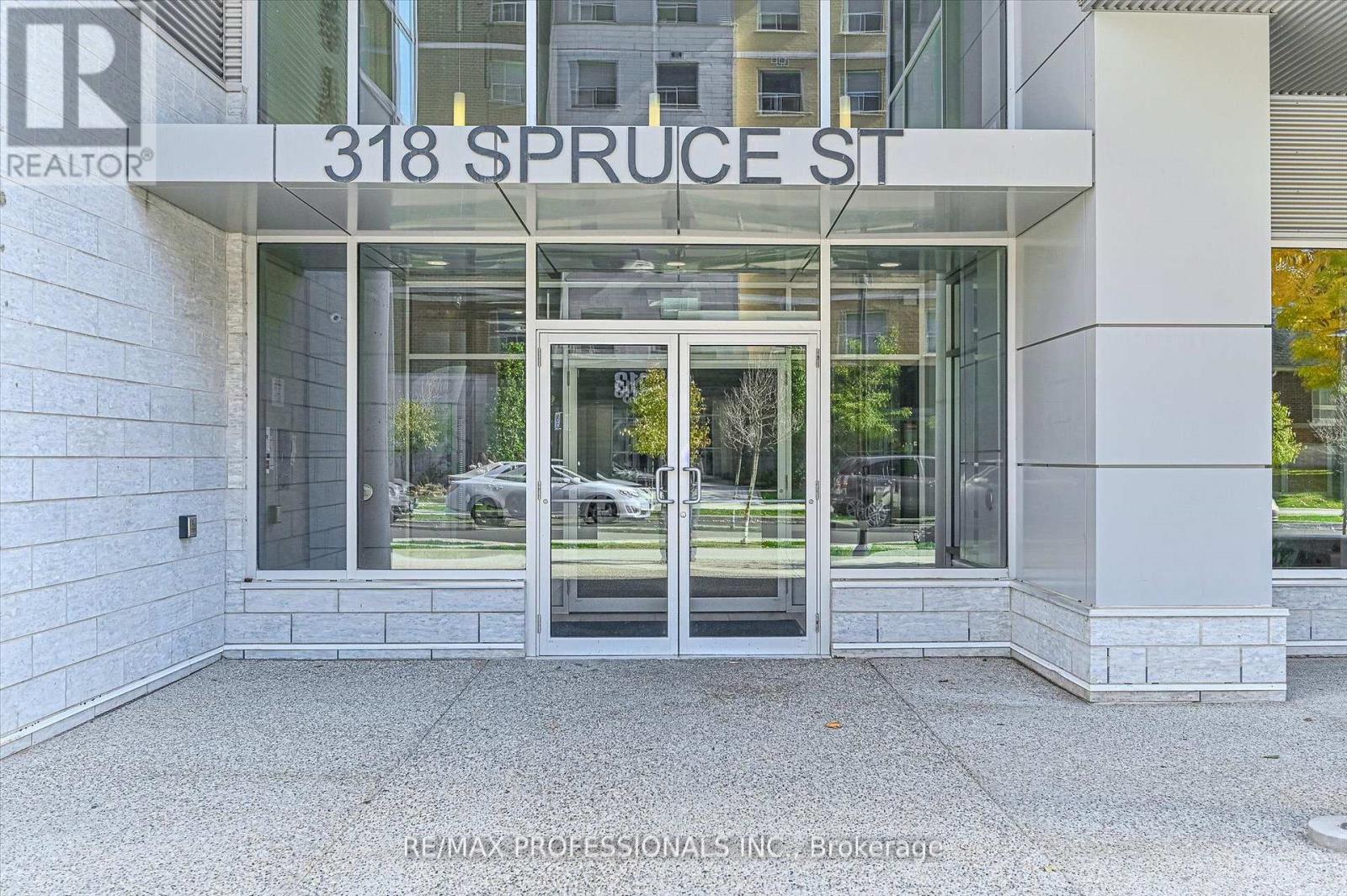 2103 - 318 Spruce Street, Waterloo, Ontario  N2L 0E9 - Photo 2 - X12969324