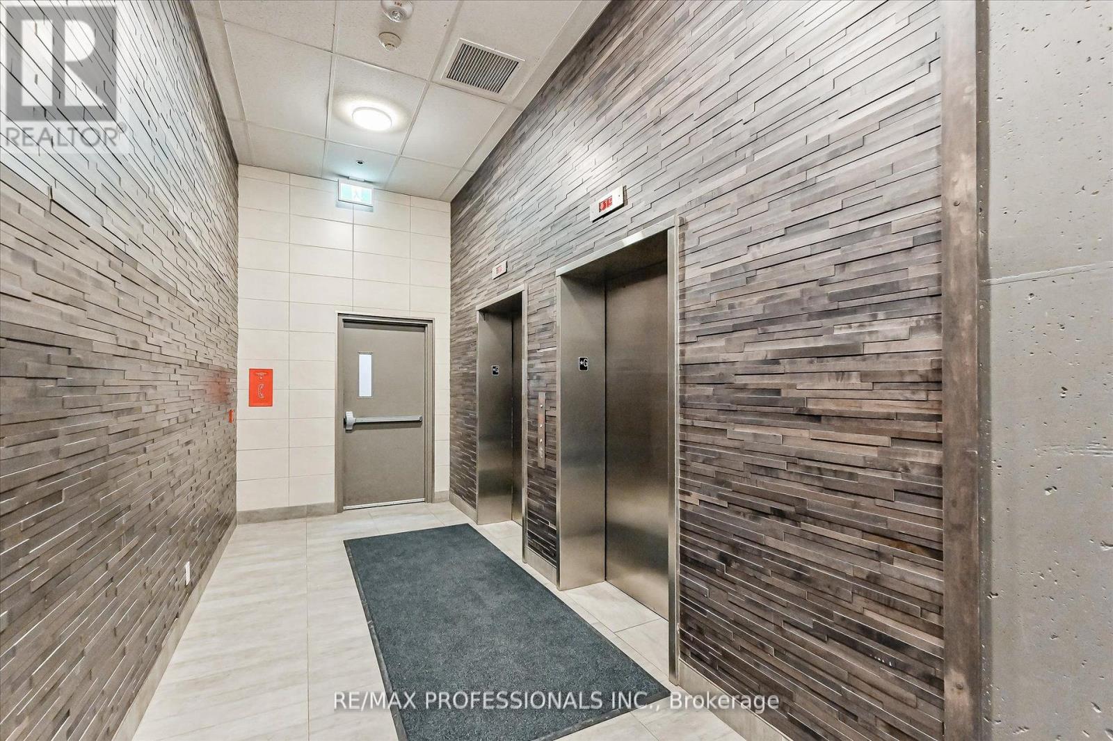 2103 - 318 Spruce Street, Waterloo, Ontario  N2L 0E9 - Photo 4 - X12969324