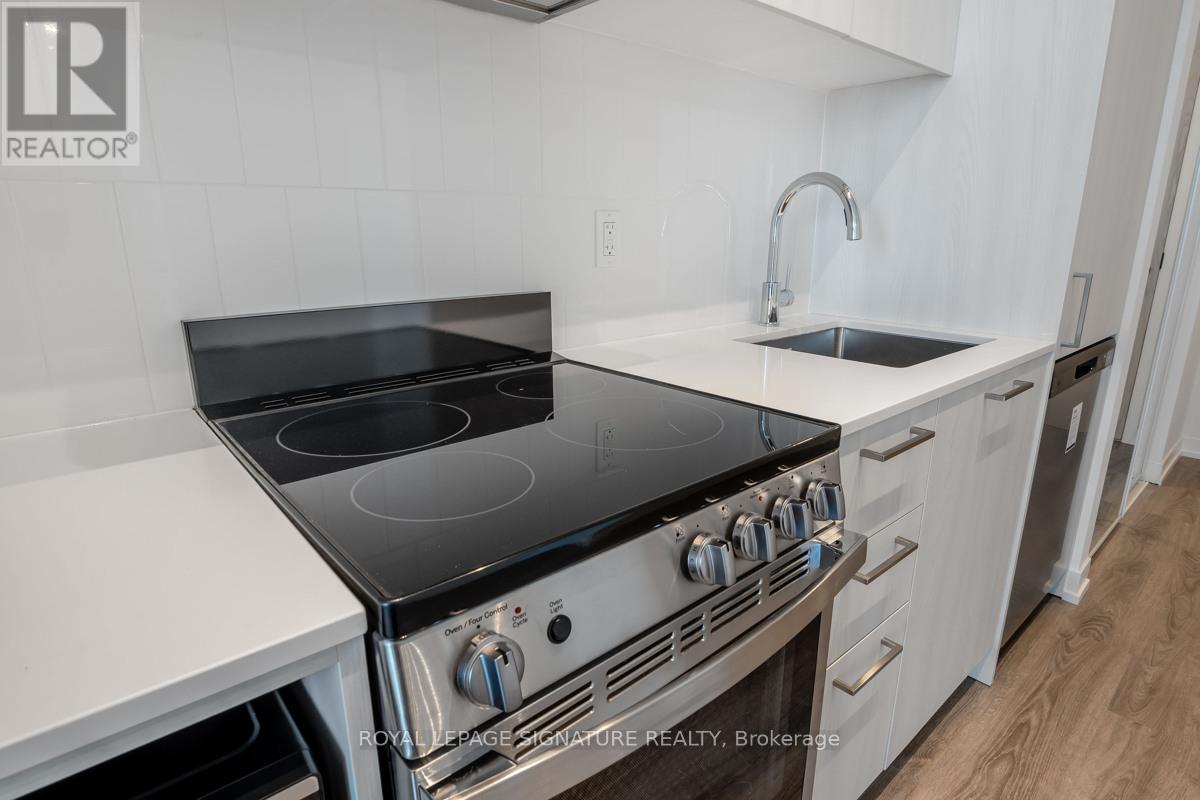 3201 - 195 Commerce Street, Vaughan, Ontario  L4K 0P9 - Photo 9 - N12969326