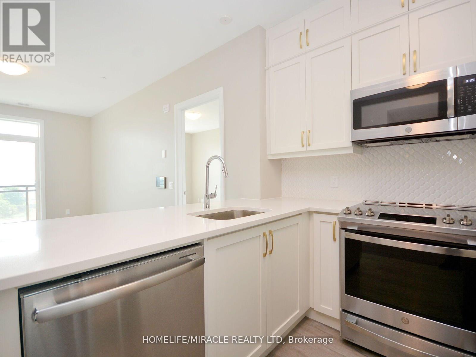 219 - 95 Dundas Street W, Oakville, Ontario  L6M 5N4 - Photo 13 - W12968256