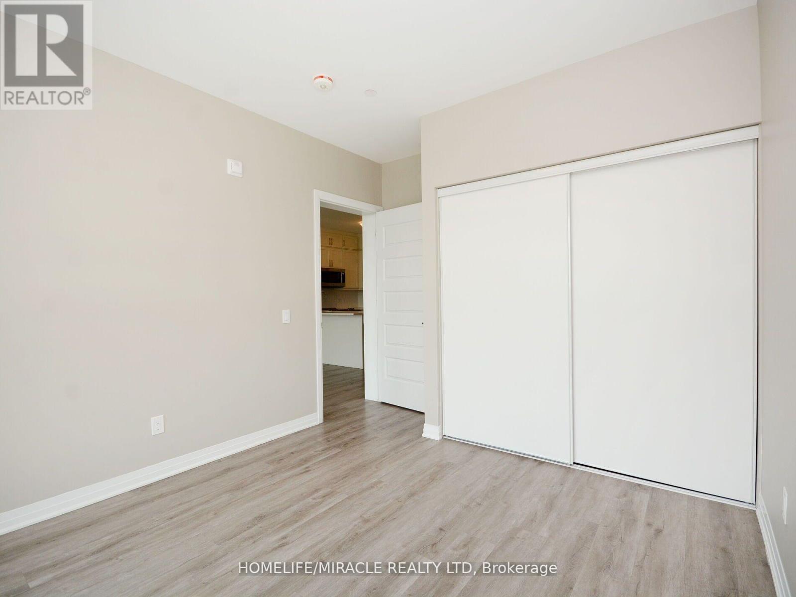 219 - 95 Dundas Street W, Oakville, Ontario  L6M 5N4 - Photo 20 - W12968256