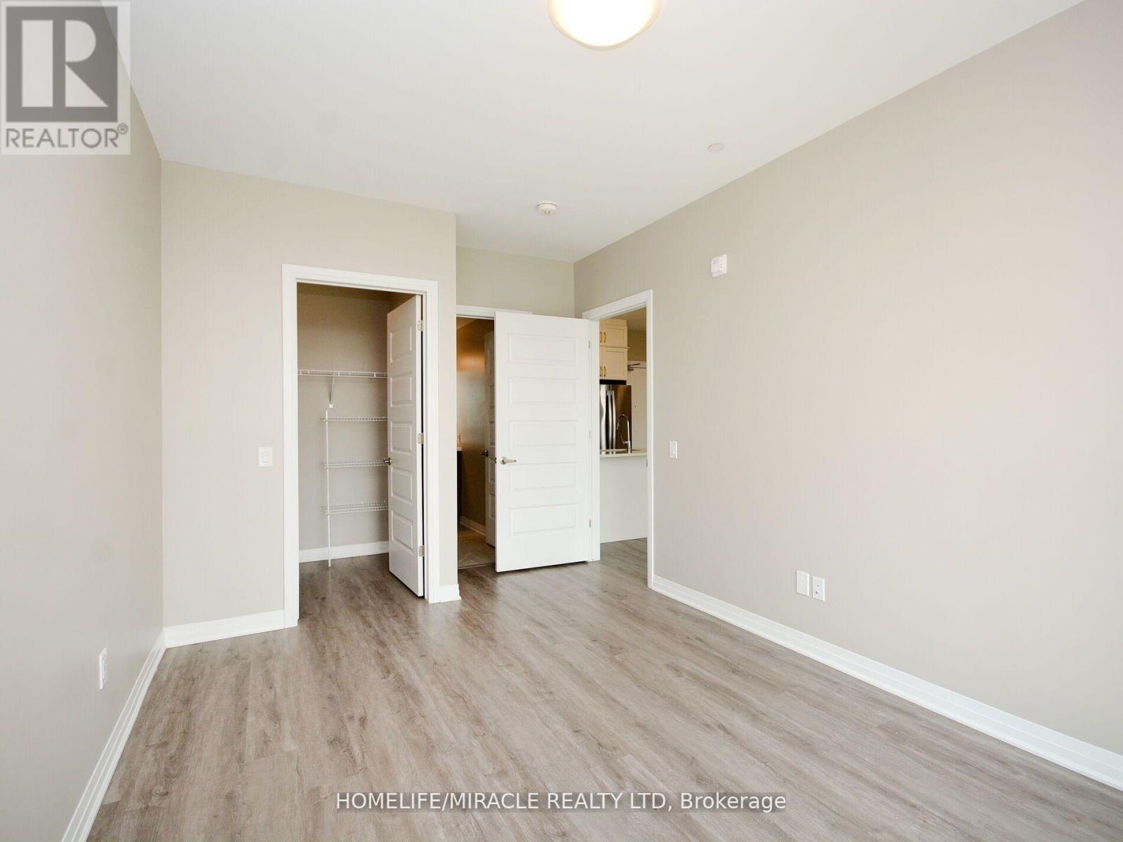 219 - 95 Dundas Street W, Oakville, Ontario  L6M 5N4 - Photo 15 - W12968256