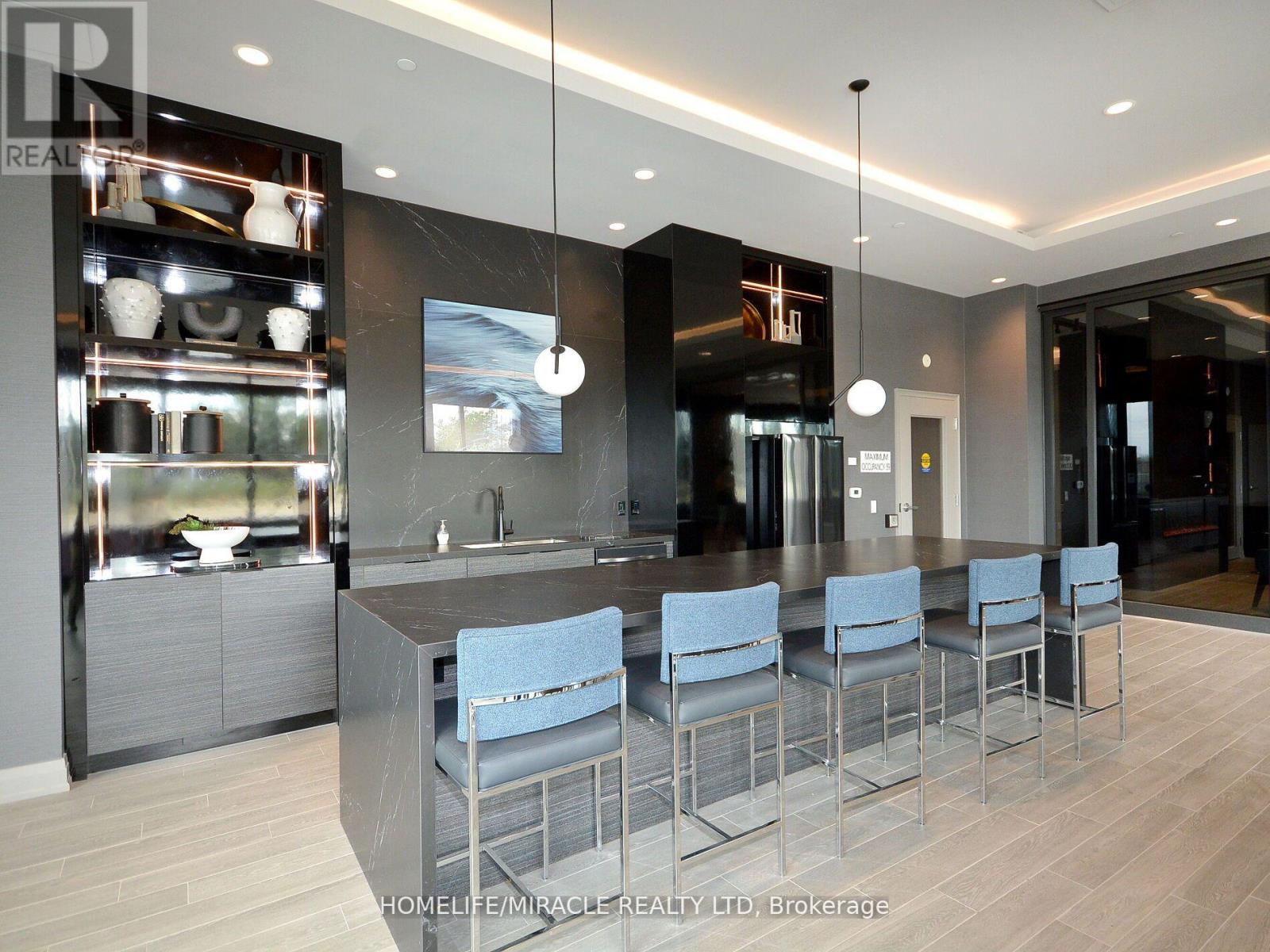 219 - 95 Dundas Street W, Oakville, Ontario  L6M 5N4 - Photo 27 - W12968256