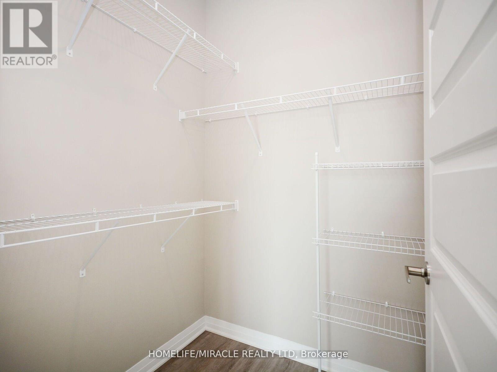 219 - 95 Dundas Street W, Oakville, Ontario  L6M 5N4 - Photo 38 - W12968256