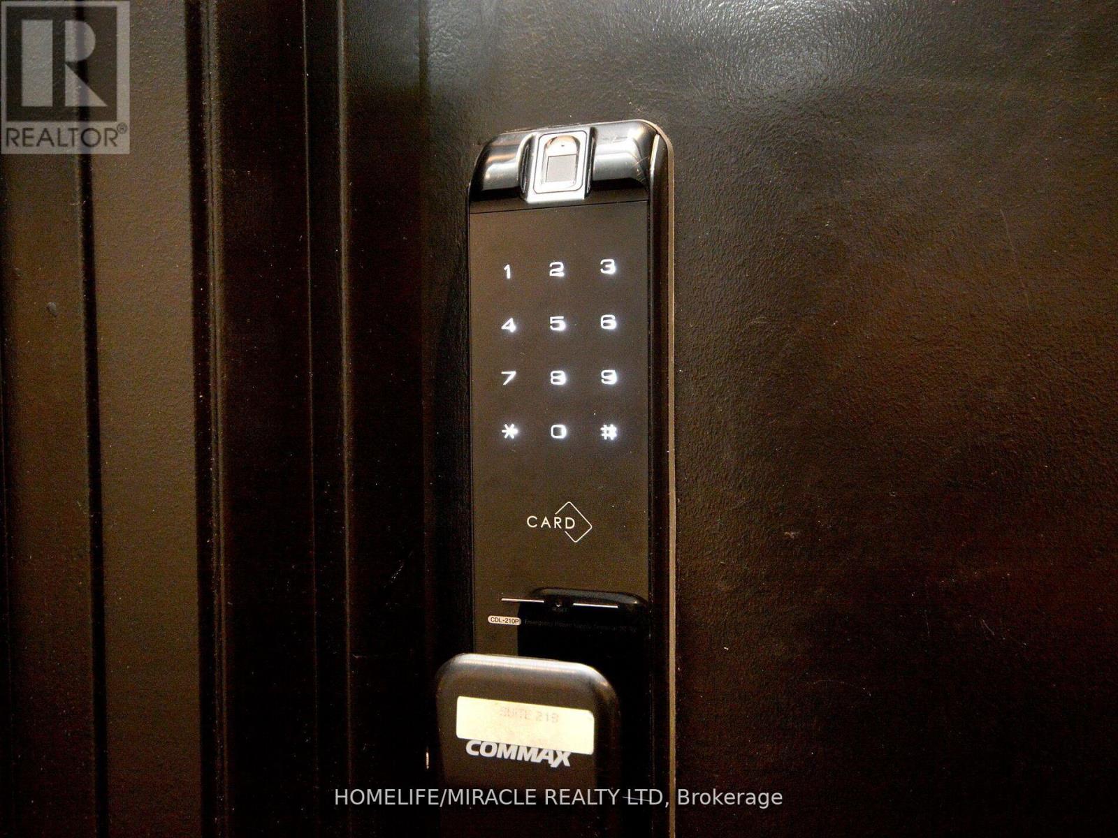 219 - 95 Dundas Street W, Oakville, Ontario  L6M 5N4 - Photo 6 - W12968256