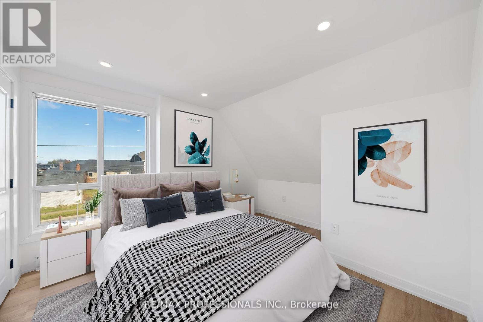 27 Oakdale Avenue, St. Catharines, Ontario  L2P 2B8 - Photo 11 - X12940914