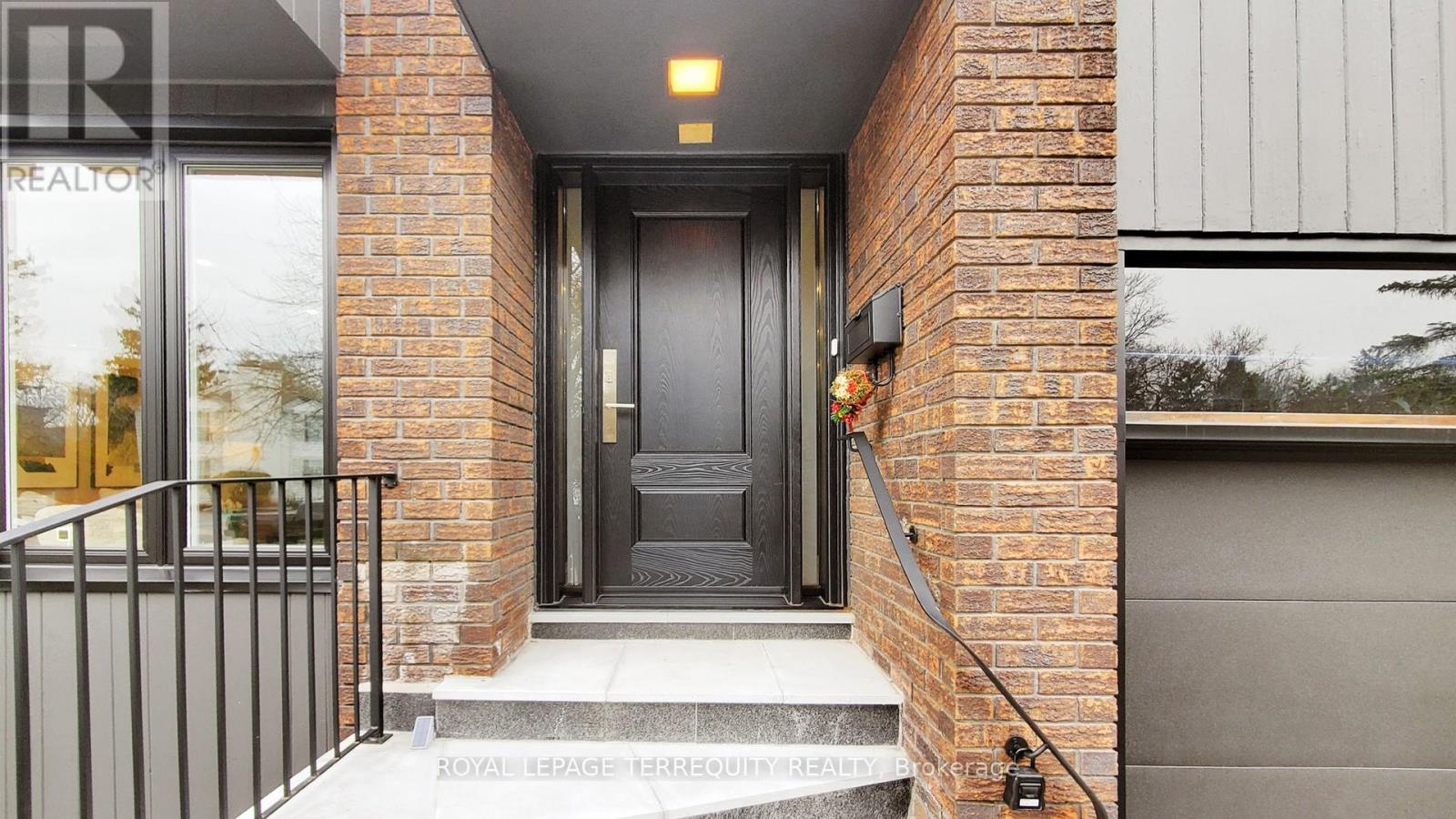 41 Beardmore Crescent, Toronto, Ontario  M2K 2P3 - Photo 3 - C12968334