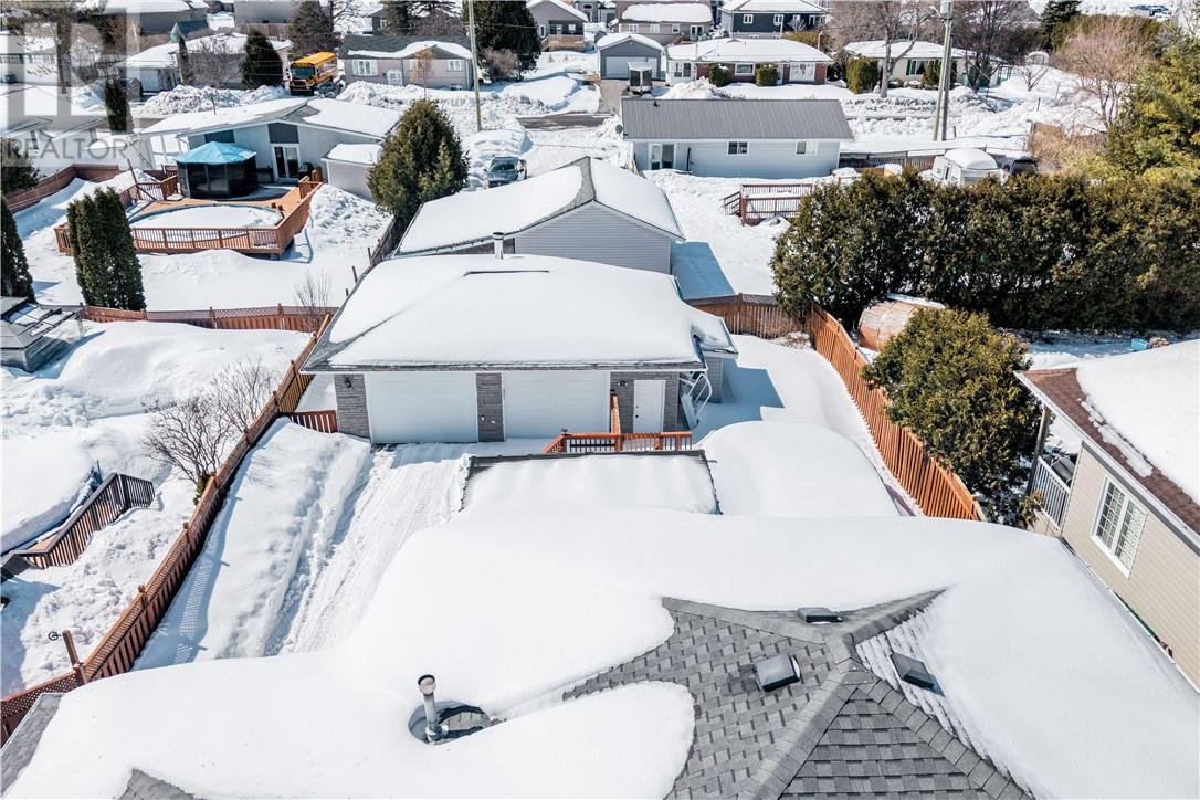 497 Shirley Street, Chelmsford, Ontario  P0M 1L0 - Photo 2 - 2127032