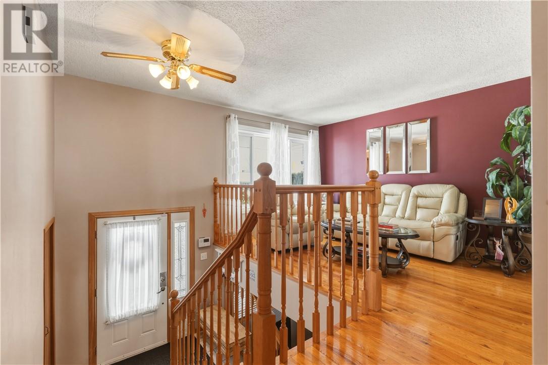 497 Shirley Street, Chelmsford, Ontario  P0M 1L0 - Photo 3 - 2127032