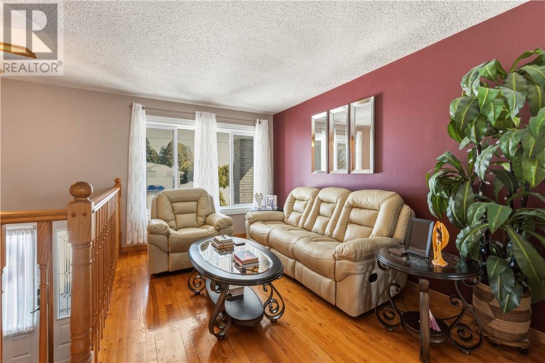 497 Shirley Street, Chelmsford, Ontario  P0M 1L0 - Photo 4 - 2127032