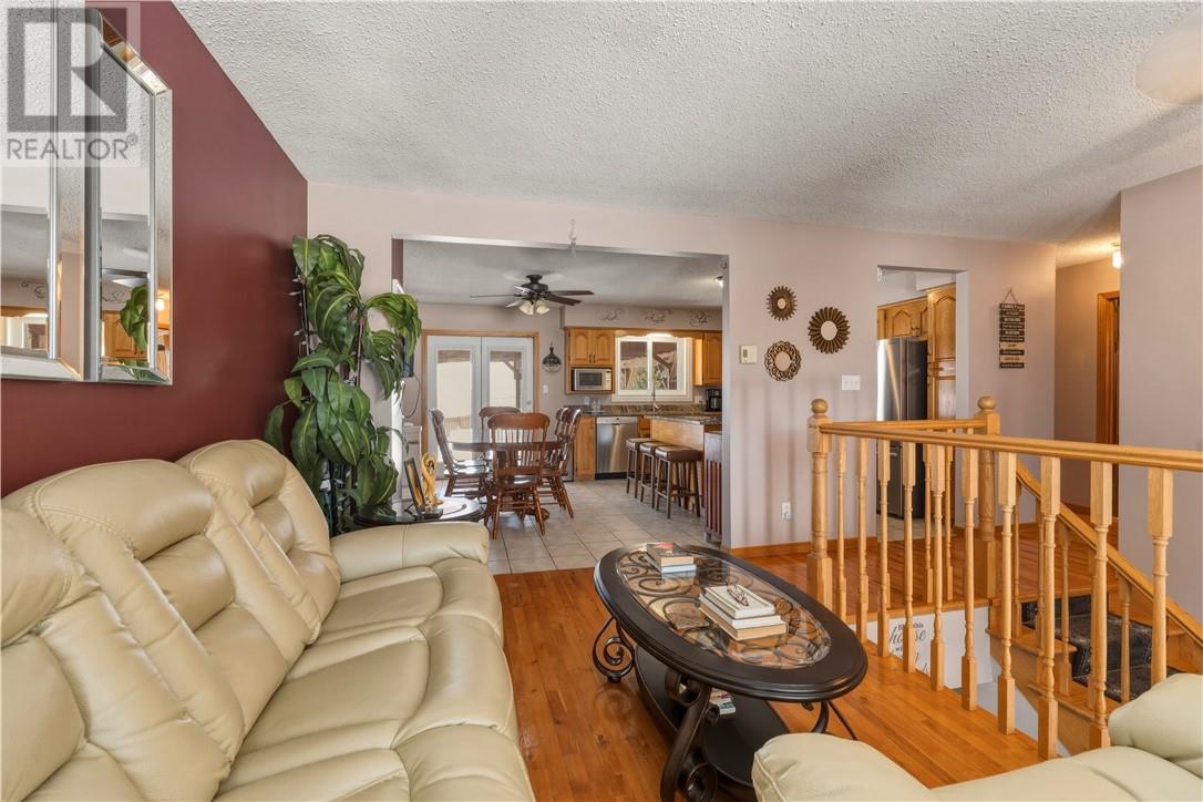 497 Shirley Street, Chelmsford, Ontario  P0M 1L0 - Photo 6 - 2127032