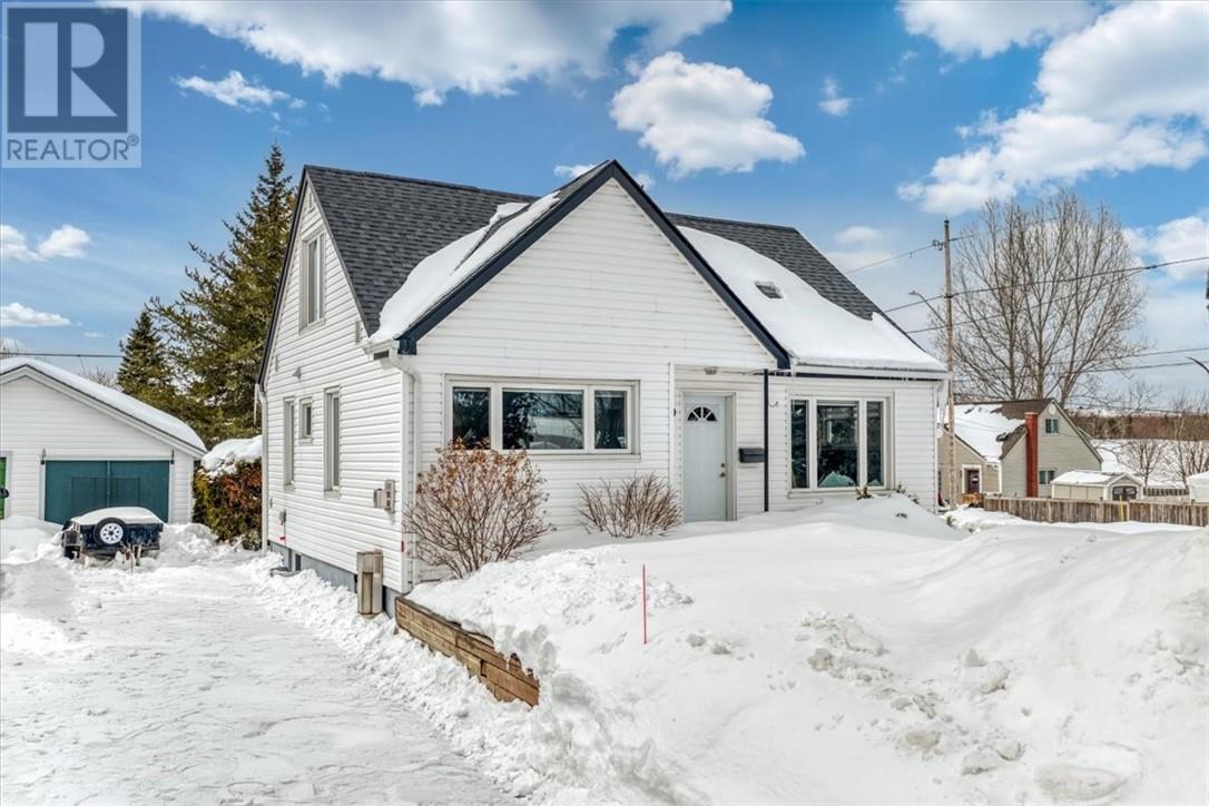 570 Queen Elizabeth Street, Lively, Ontario  P3Y 1N1 - Photo 1 - 2126961