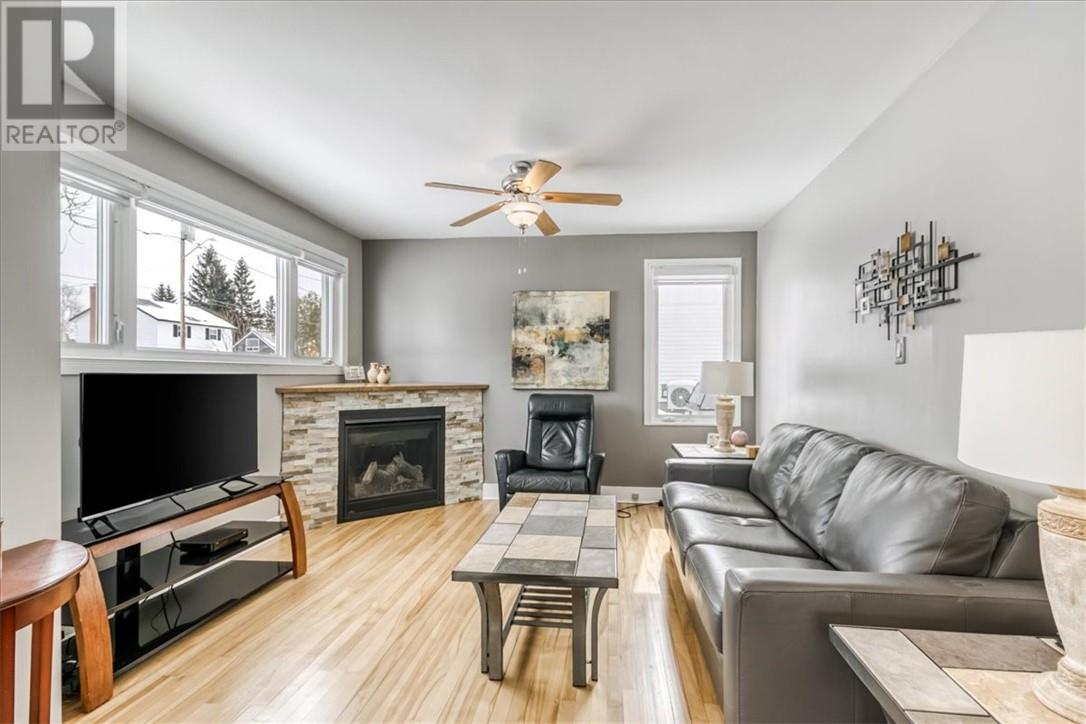 570 Queen Elizabeth Street, Lively, Ontario  P3Y 1N1 - Photo 11 - 2126961