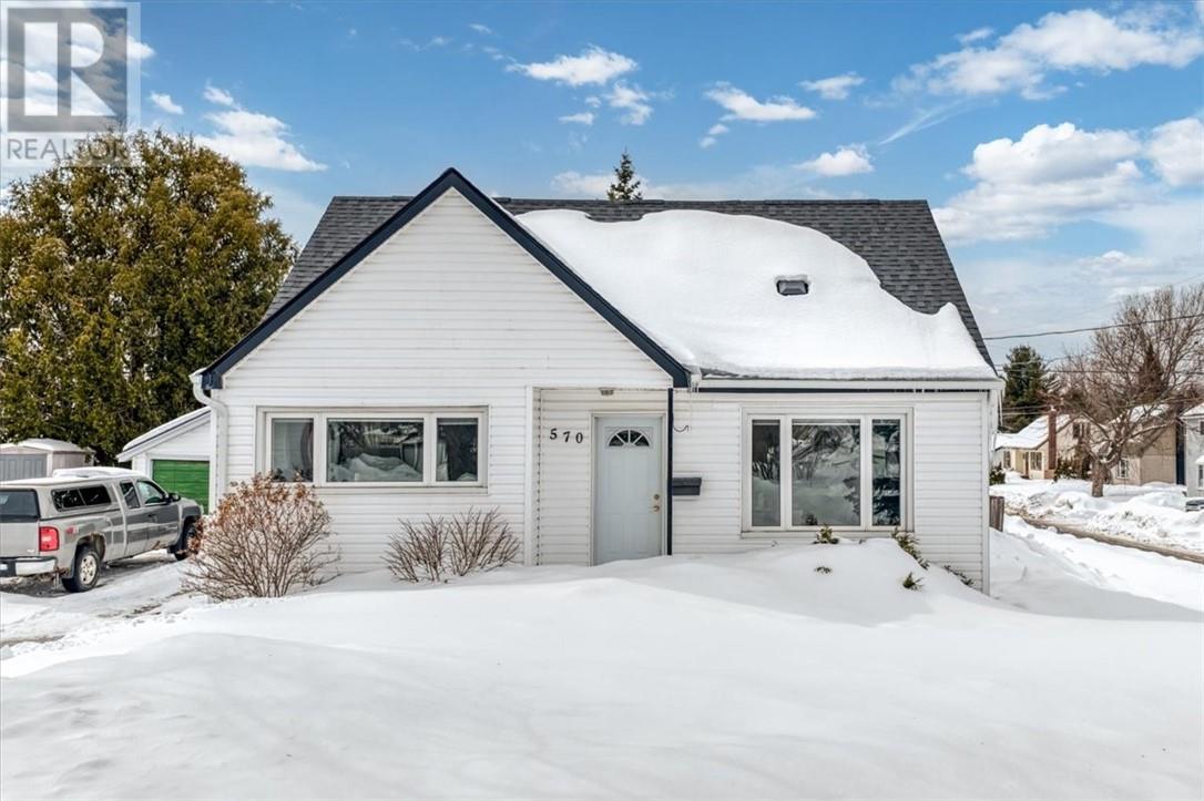 570 Queen Elizabeth Street, Lively, Ontario  P3Y 1N1 - Photo 3 - 2126961