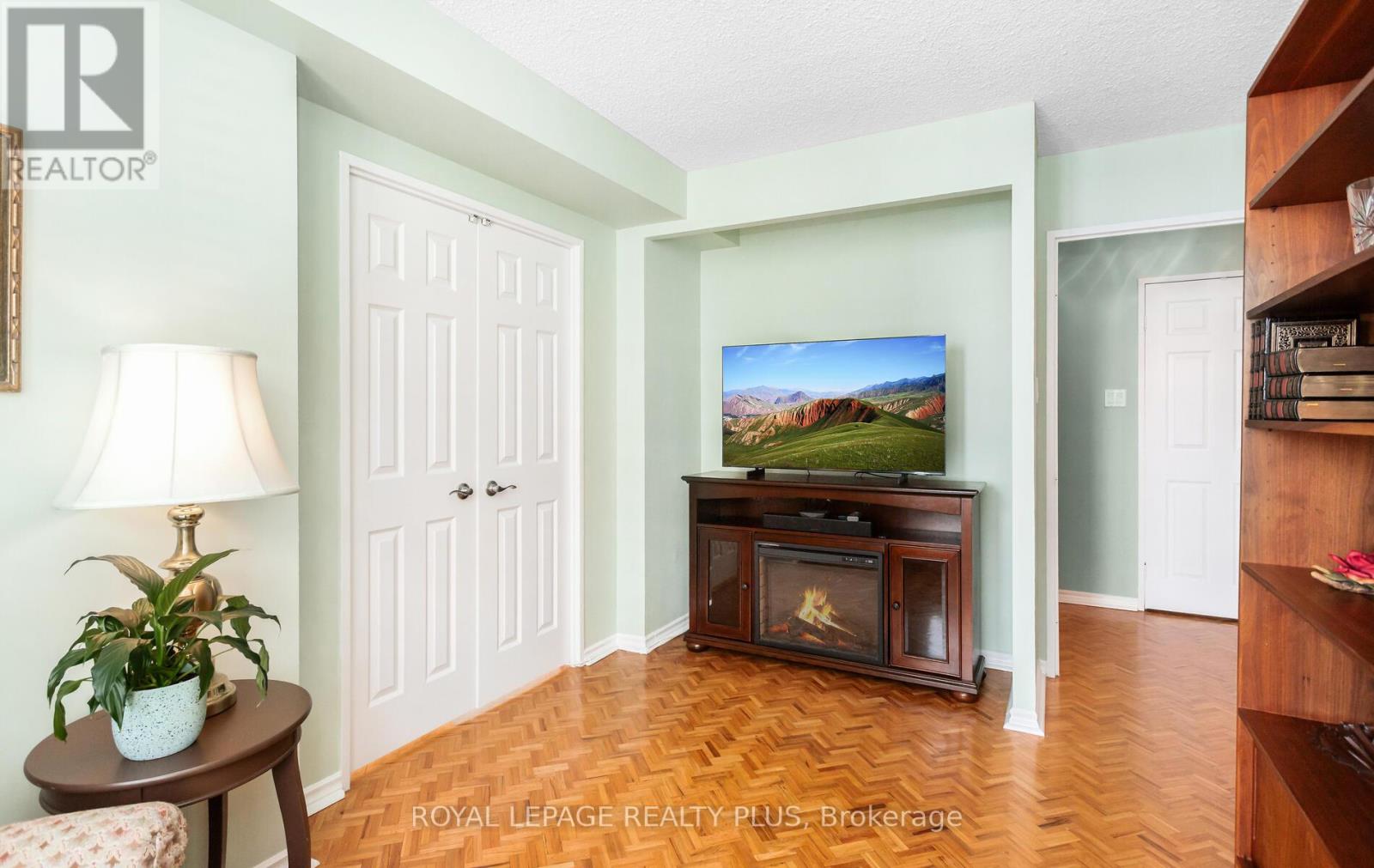 803 - 5 Lisa Street, Brampton, Ontario  L6T 4T4 - Photo 16 - W12948448