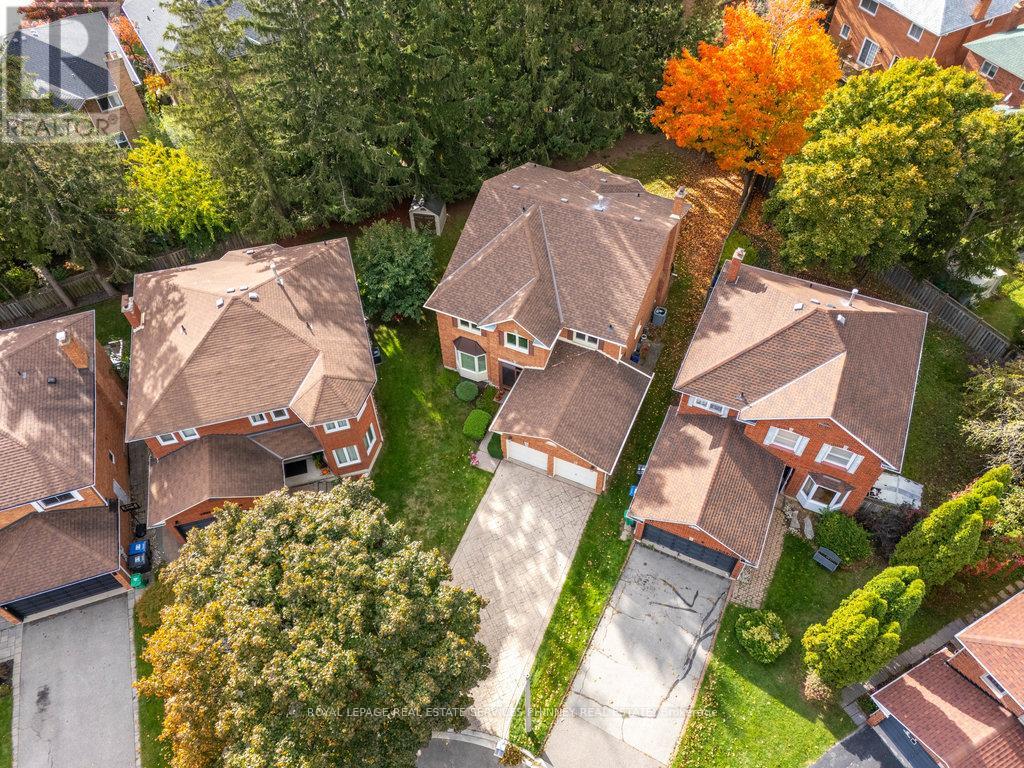 1995 Pitagora Court, Mississauga, Ontario  L5K 2M4 - Photo 38 - W12833114