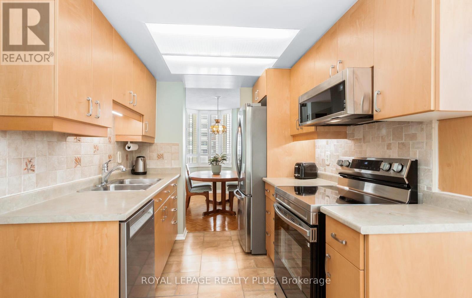 803 - 5 Lisa Street, Brampton, Ontario  L6T 4T4 - Photo 7 - W12948448